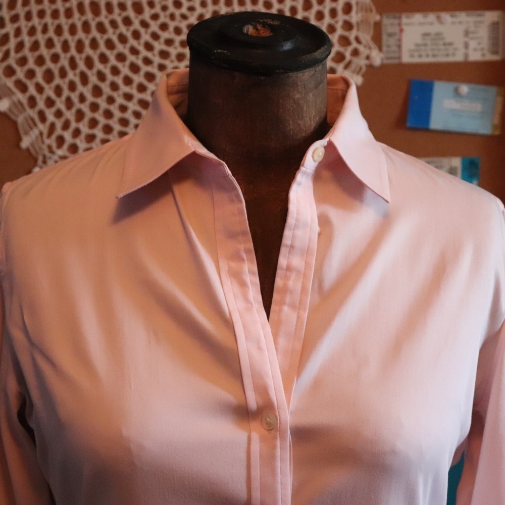Banana Republic Light Pink Tailored Fit - Size M